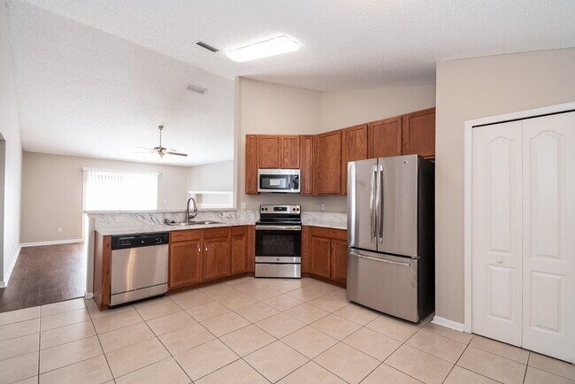 Foto del edificio - 14027 Crestwick Dr W