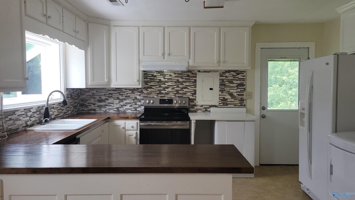Foto principal - 1411 Halsey Ave NE