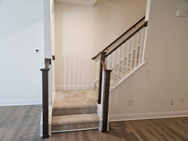 Foto del edificio - 68 Lavender Ln