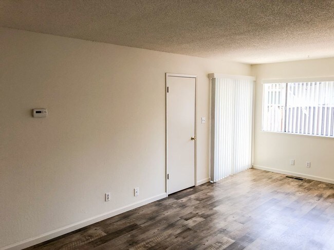 Building Photo - 2 Bedroom Duplex in Santa Clara