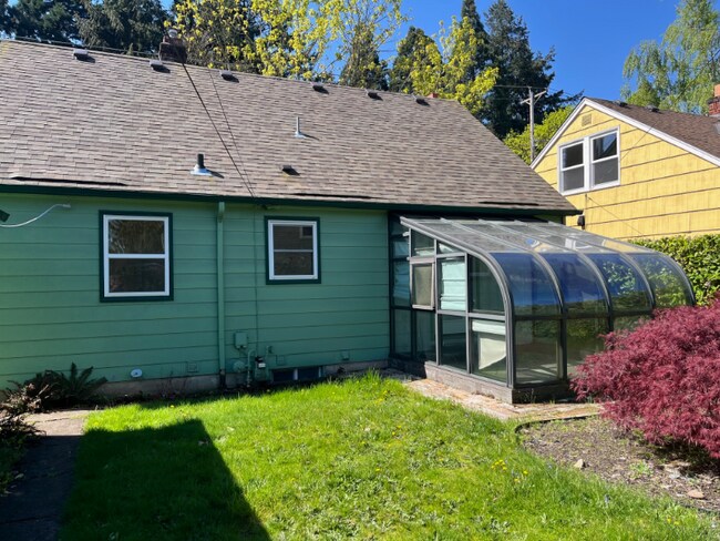 Foto del edificio - 4937 N Willamette Blvd