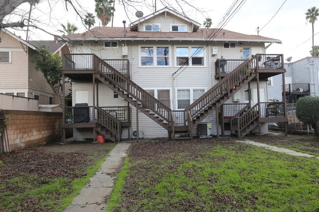 Building Photo - 2129 Cambridge St