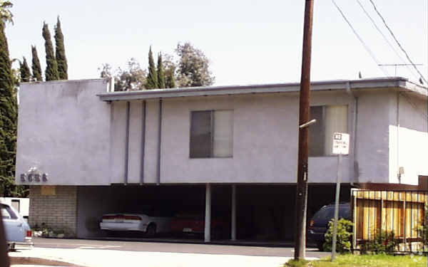 Foto del edificio - 5056 Whitsett Ave