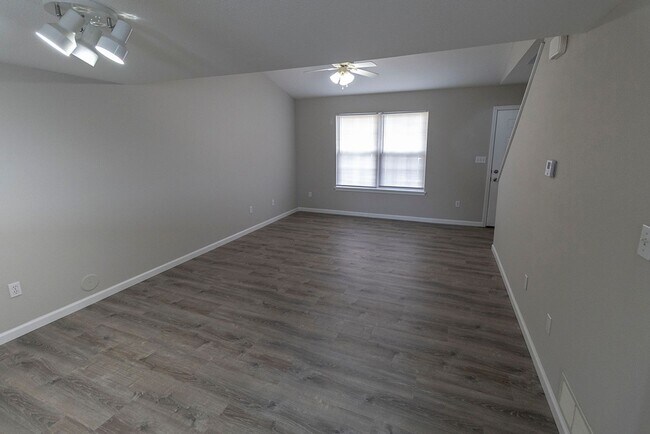 Foto del edificio - 5305-5307 Currituck Ln