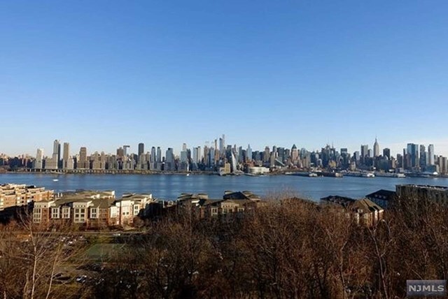 Foto del edificio - 6117 Boulevard E