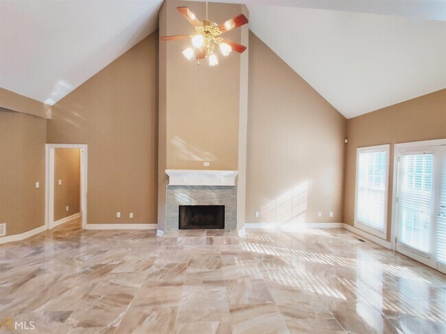 Building Photo - 135 Magnolia Dr