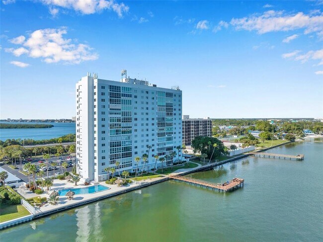 Foto del edificio - 7200 Sunshine Skyway Ln S