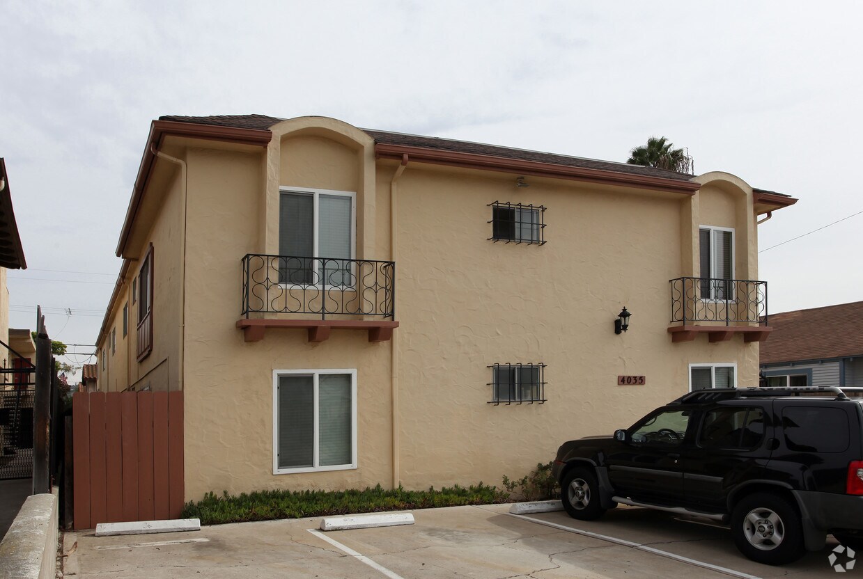 Building Photo - 4035 Mississippi St