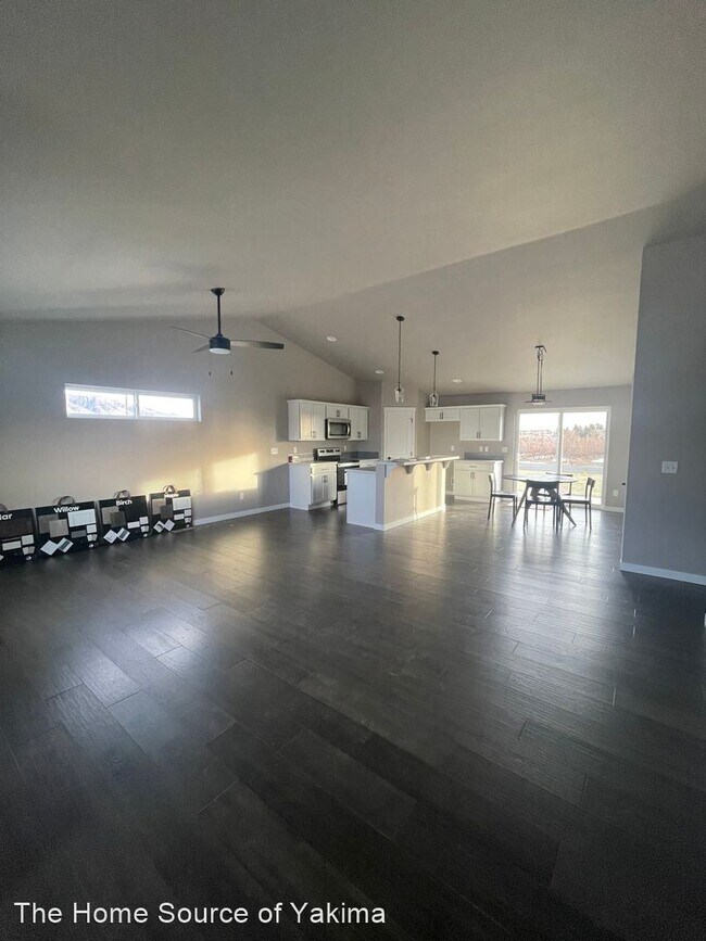 Building Photo - 3 br, 2 bath House - 106 Walnut Street