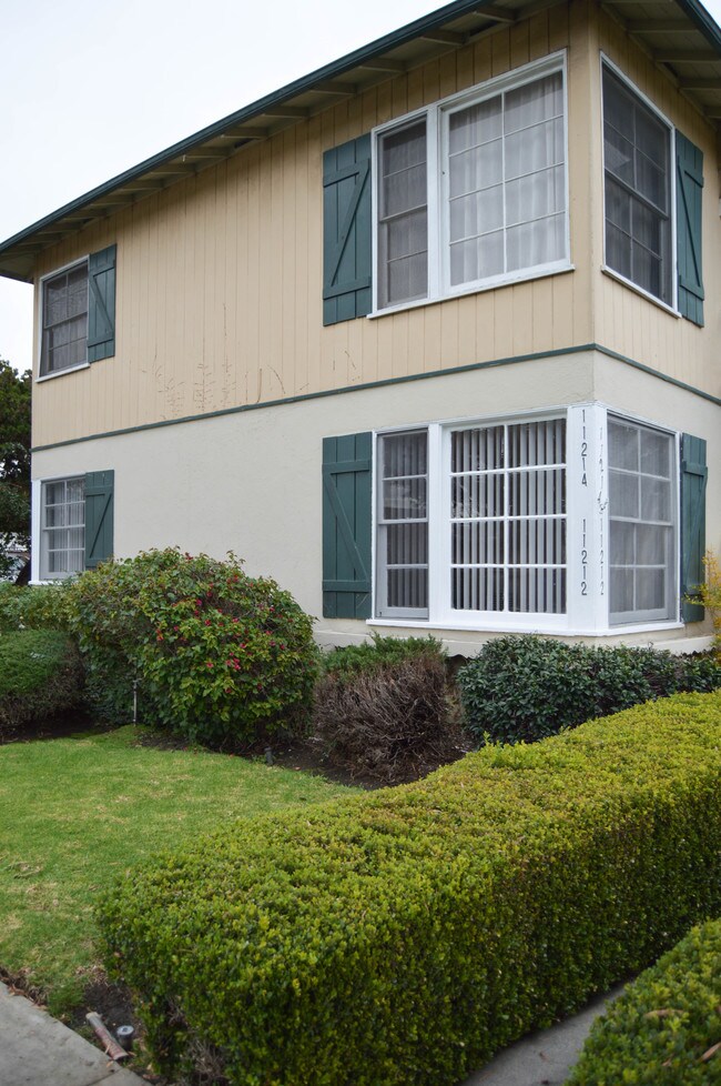 Building Photo - 11212 Franklin Ave