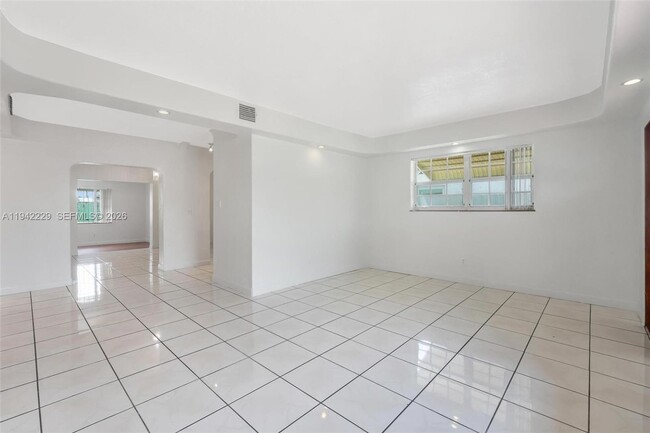 Foto del edificio - 6240 SW 21st St