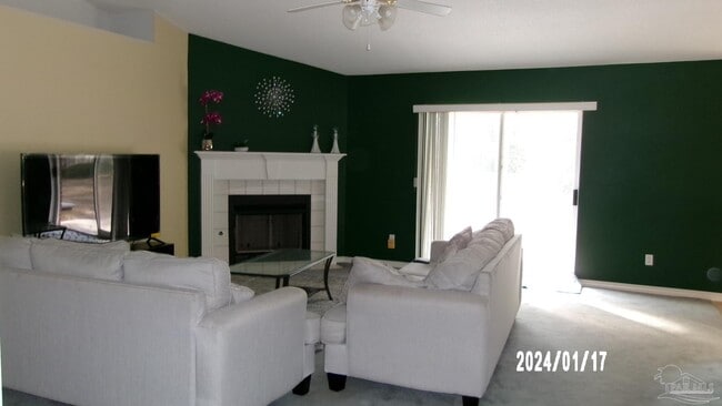 Building Photo - 571 Riola Pl