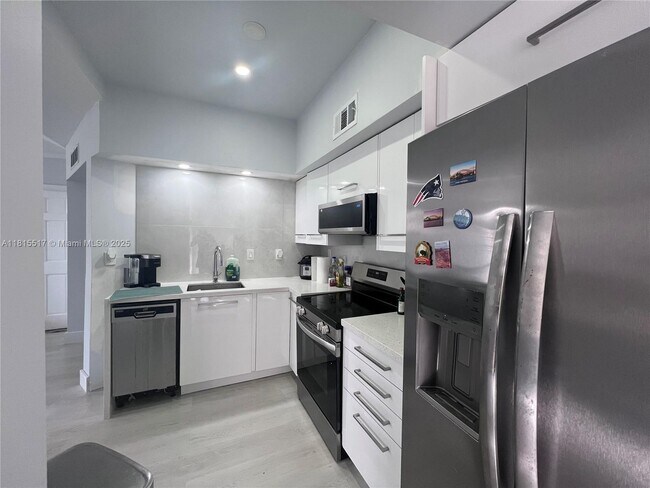 Building Photo - 1280 S Alhambra Cir