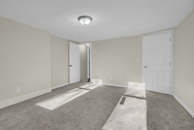 Building Photo - 52-54-54 Mt Globe St