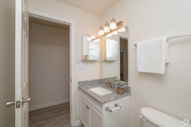 3BR, 2BA - 1,091SF - Second Bathroom - Rosewood at Clemson