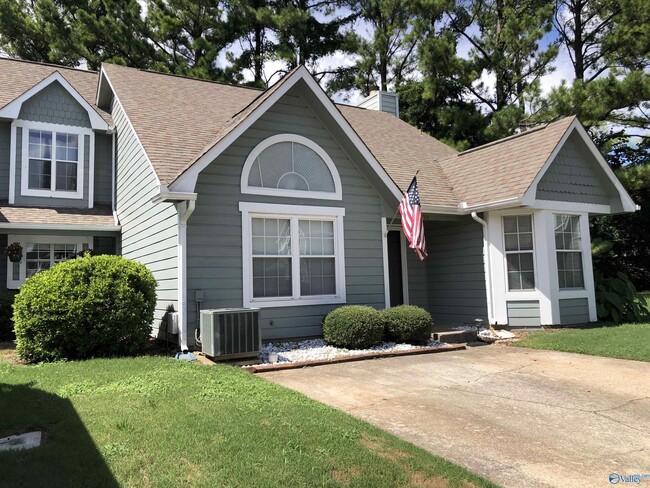 Foto del edificio - 114 Stone Meadow Ln