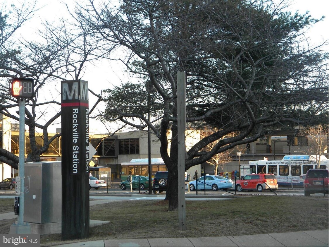 14440 Parkvale Rd Unit 5, Rockville, MD 20853 Condo for Rent in