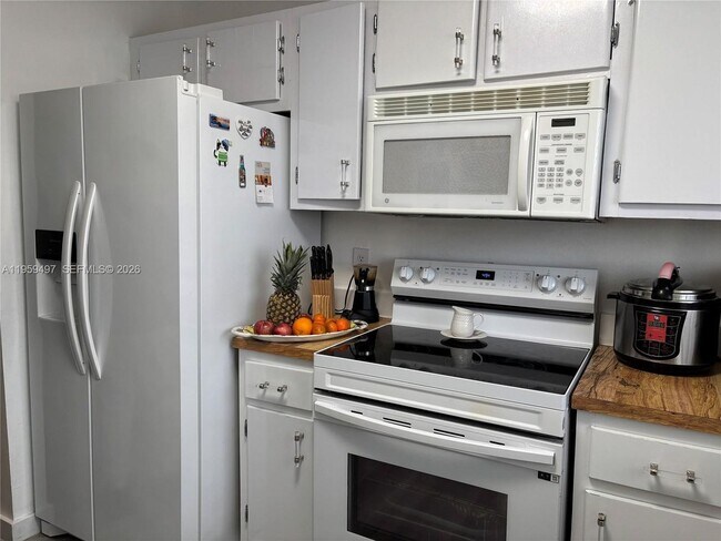 Foto del edificio - 19623 NW 30th Pl