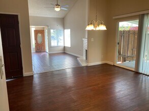 Building Photo - 6832-6834 Trovita Way