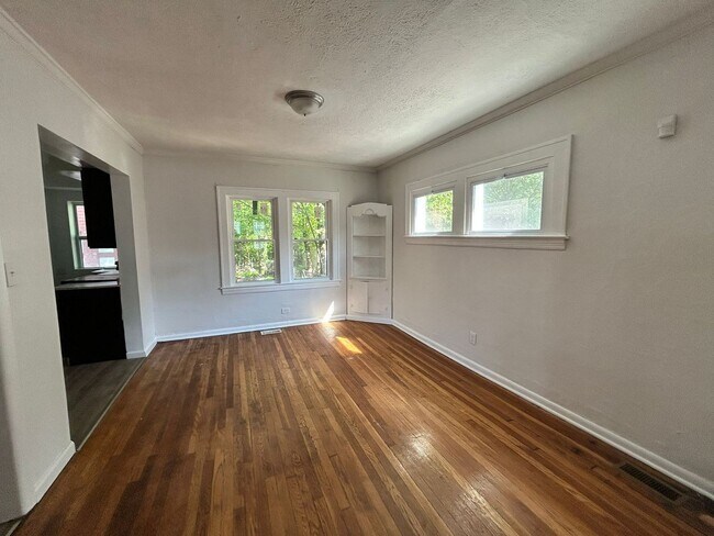 Foto del edificio - Charming & Spacious Single-Family Home – Pets Welcome!