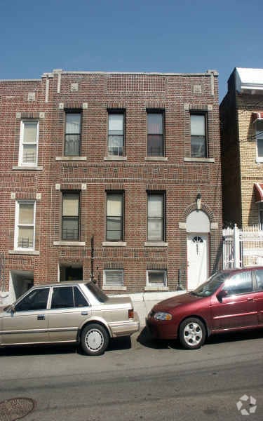 Primary Photo - 687 E 230th St