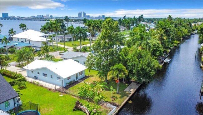 Foto del edificio - 94 E North Shore Ave