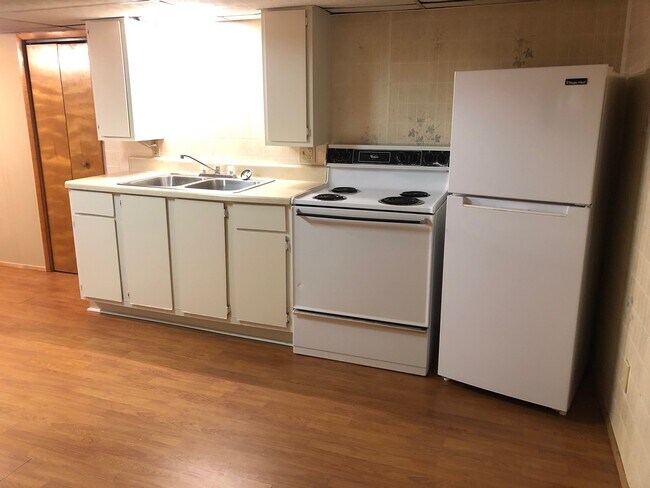 Appliances Included - 914 w walnut st