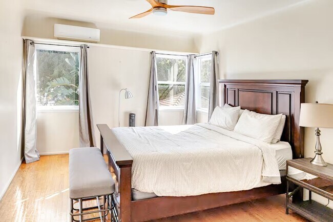 Foto del edificio - 4967 Ellenwood Dr