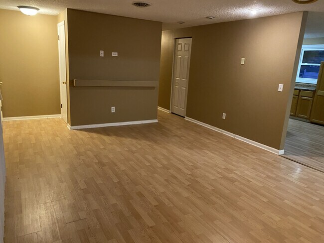 Foto del edificio - 3914 Maplecrest Rd