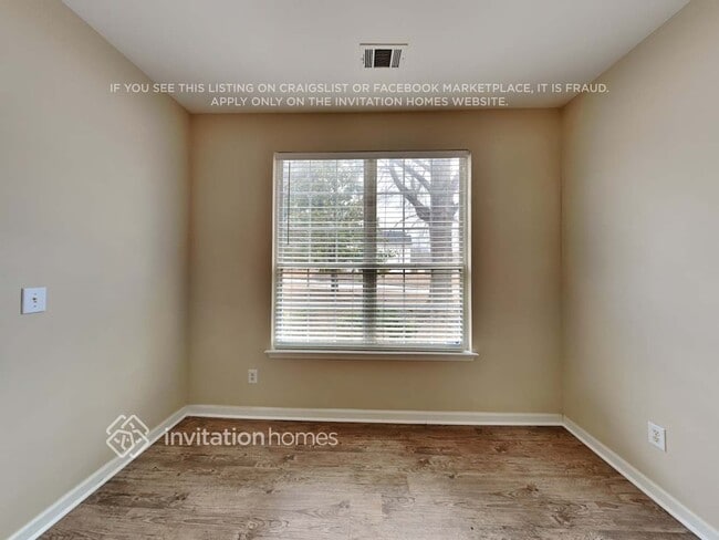 Building Photo - 6884 Breeze Dr