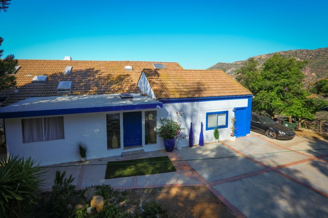 2541 Rambla Pacifico St, Malibu, CA 90265 House for Rent in Malibu