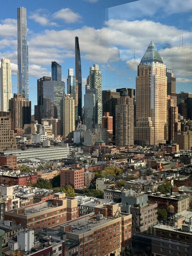 Foto del edificio - 469 W 42nd St