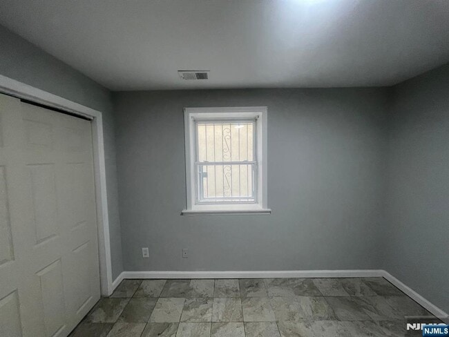 Foto del edificio - 512 6th St