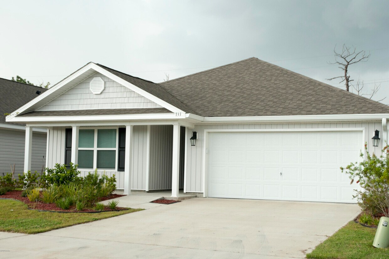 Foto principal - 133 Osprey Lake Rd