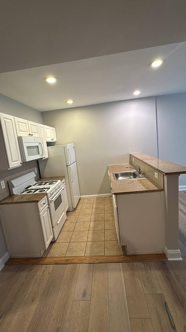 Photo - 56 Imlay St Apartment