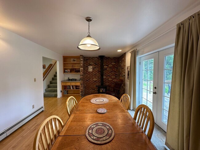 Foto del edificio - Fully Furnished 3BD/3BA Home with Solar Po...