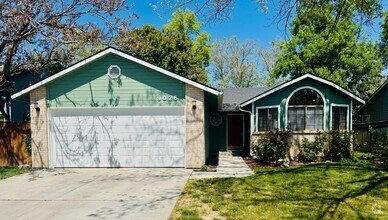 Building Photo - 9026 W Lorinda Dr
