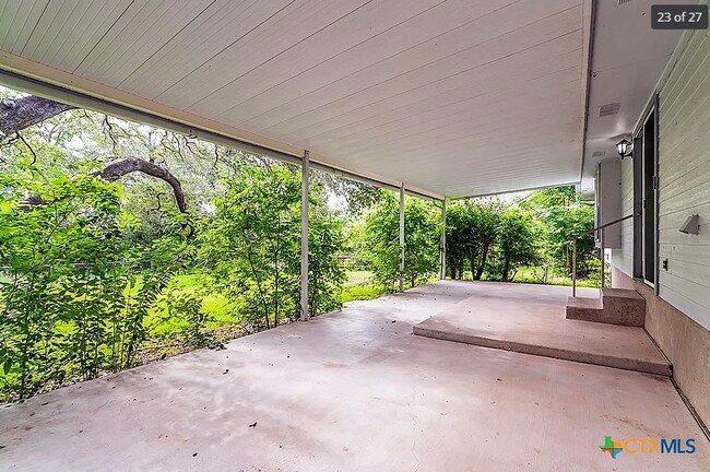 Foto del edificio - 1701 Century Oaks Dr