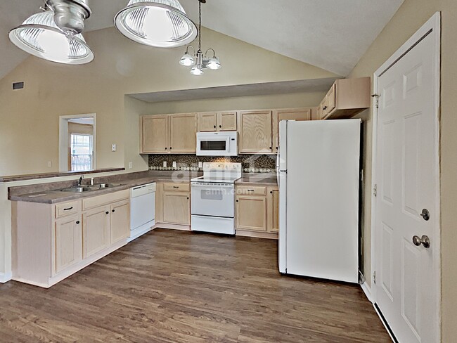 Building Photo - 3050 Weybridge Drive