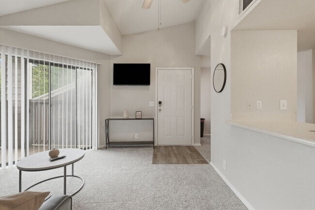 Foto del edificio - 1126 Sugar Creek Cir