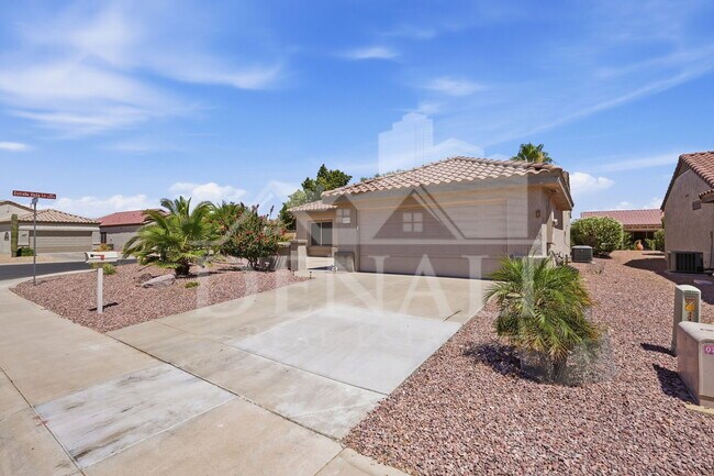 Foto del edificio - 16536 W Rock Springs Ln