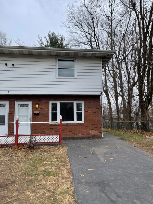 11 Ellendale Dr, Albany, NY 12205 Townhome Rentals in Albany NY