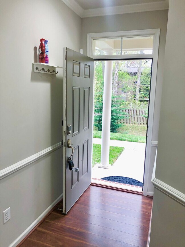 Foto del edificio - Beautiful 3 Bedroom Townhouse in Glen Burnie!