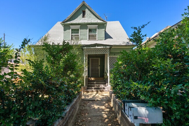 Frente de la casa - 207 E Avenue 31