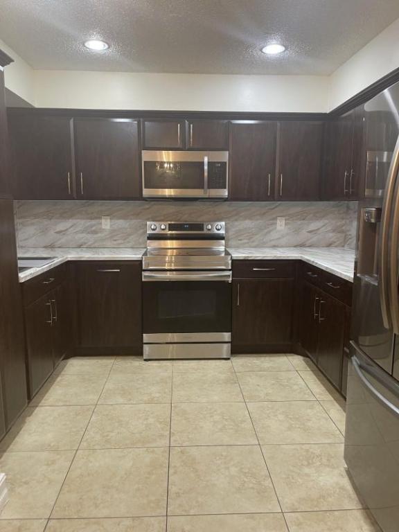 Foto del edificio - 401 Shoreview Dr