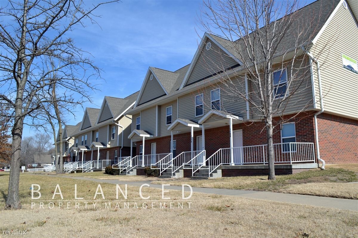 Primary Photo - 3 br, 1.5 bath Townhome - 1178 SW Buchanan St