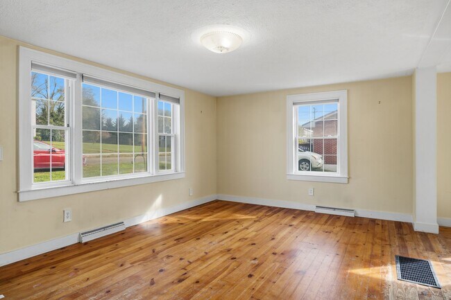 Foto del edificio - MOVE IN WITH A SECURITY DEPOSIT ALTERNATIVE FROM OBLIGO (for qualified applicants).