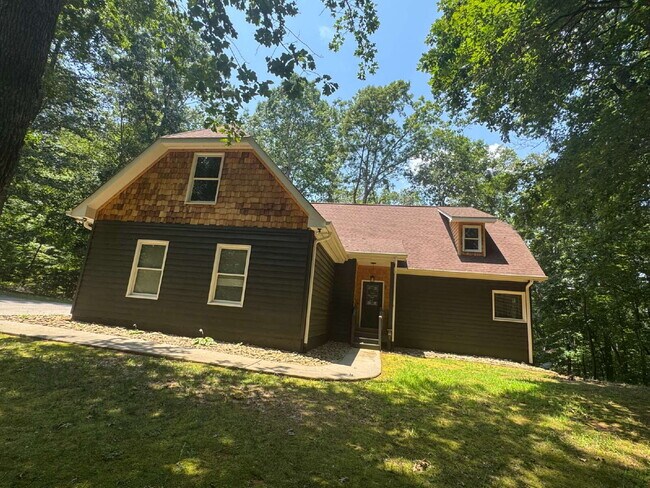 Foto del edificio - Beautiful Home Available Immediately in Se...