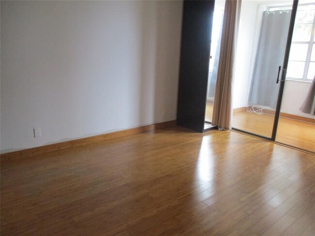 Foto del edificio - 2731 Taft St