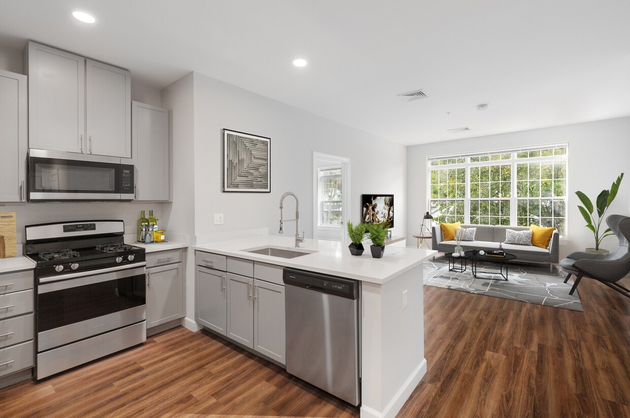 Primary Photo - Halstead Salem Station